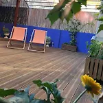 Charming Terrace Flat. & Trendy Location. Lejlighed