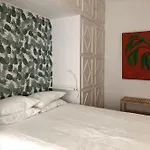 Charming Terrace Flat. & Trendy Location. Lejlighed