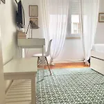 Charming Terrace Flat Center And Trendy Location *