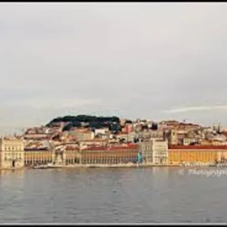 Charming Terrace Flat Center And Trendy Location Lisbon