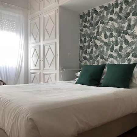 Charming Terrace Flat Center And Trendy Location *