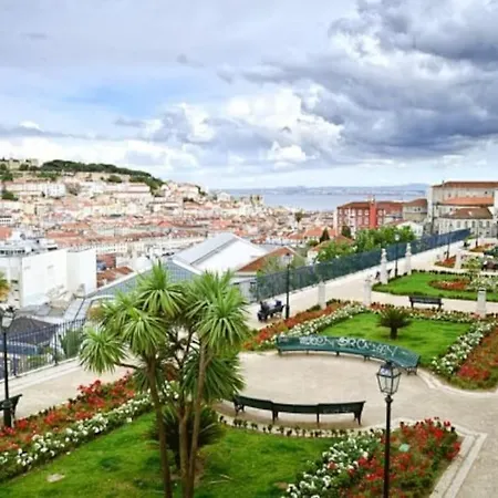 Lägenhet Charming Terrace Flat. & Trendy Location. Lisboa