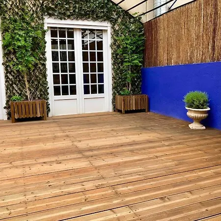 Charming Terrace Flat Center And Trendy Location Lisbon