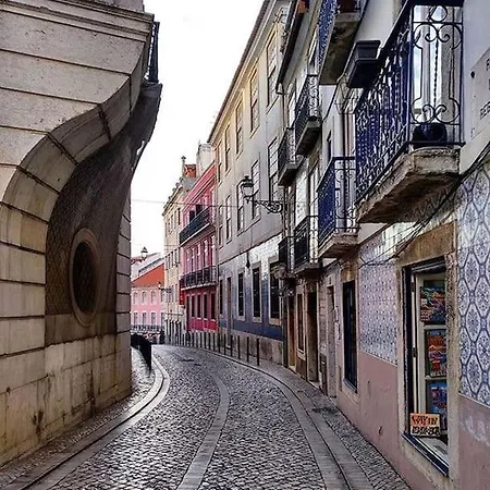 Charming Terrace Flat Center And Trendy Location * Lisbon