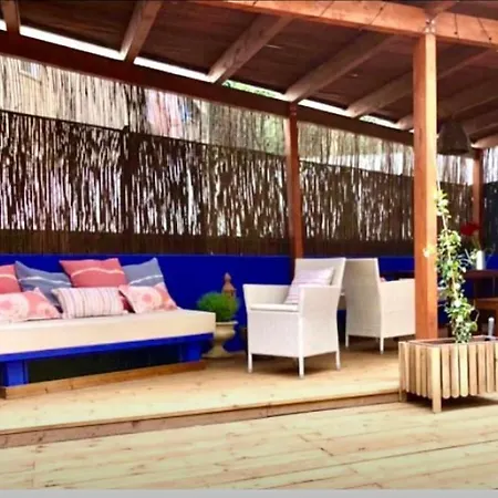 Apartment Charming Terrace Flat Center And Trendy Location