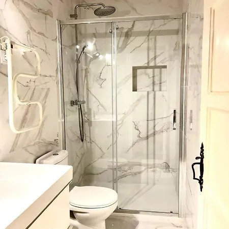 Charming Terrace Flat. & Trendy Location. Lägenhet Lisboa