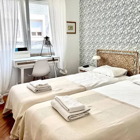 Charming Terrace Flat. & Trendy Location. Lisboa