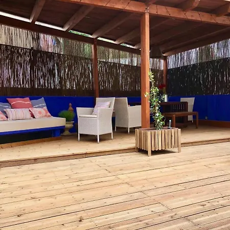 Charming Terrace Flat. & Trendy Location. Lägenhet *