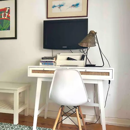 Charming Terrace Flat. & Trendy Location. * Lisboa