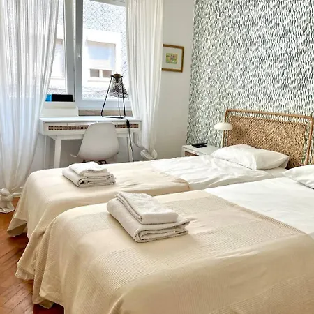 Charming Terrace Flat. & Trendy Location. Lägenhet Lisboa