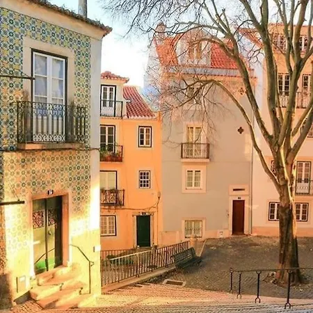 Appartamento Charming Terrace Flat. & Trendy Location. Lisbona