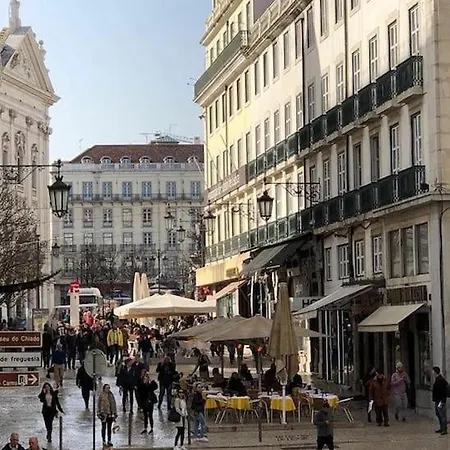 Charming Terrace Flat Center And Trendy Location * ליסבון